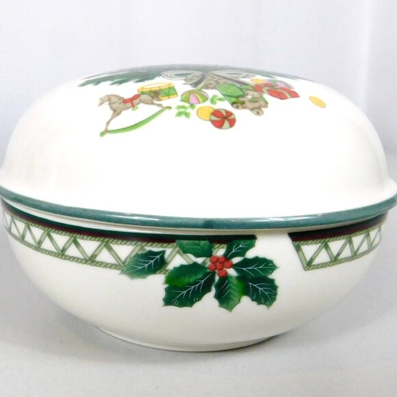 Christmas Story by Mikasa Round Candy Box 4 1/2" Tree Presents Discontinued - Picture 3 of 13